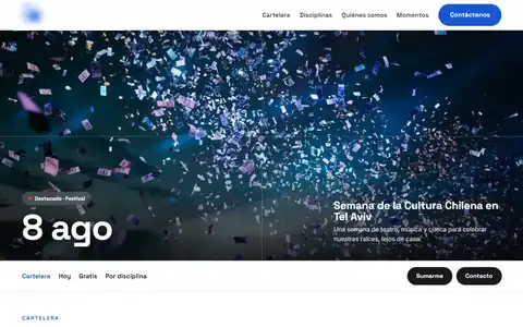 Vista en computador de un sitio de una comunidad cultural: calendario de eventos con una foto de confeti cayendo y un titular al costado, con una insignia difuminada arriba.